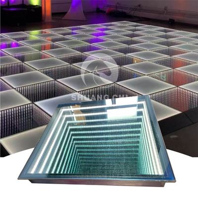 Imágenes deslumbrantes con azulejos líquidos de suelo y soporte de luz de ladrillo oscura