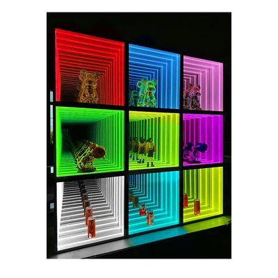 Casco de pantalla de espejo de vidrio LED de colores personalizables para la cabina de vino personalizada de estilo moderno