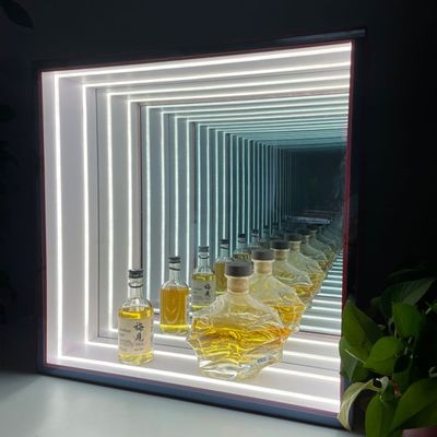Casco de pantalla de espejo de vidrio LED de colores personalizables para la cabina de vino personalizada de estilo moderno