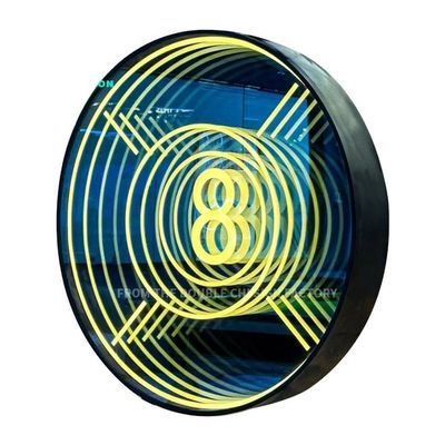Espejos de neón que reflejan el arte en interiores y exteriores Tendencias de moda para espacios contemporáneos
