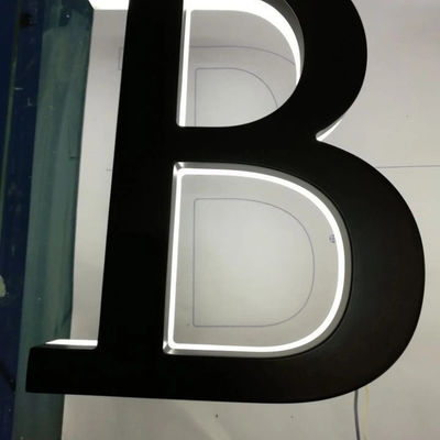 Signo retroiluminado de acero inoxidable Display de letras 3D personalizable para logotipos electrónicos de empresas