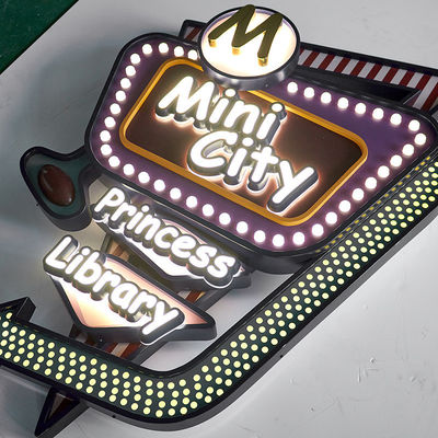 Display de publicidad interior y exterior con luces de letras LED y cartel metálico retro