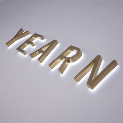 Instalación profesional de letras de canal LED para la señalización digital de números de la casa