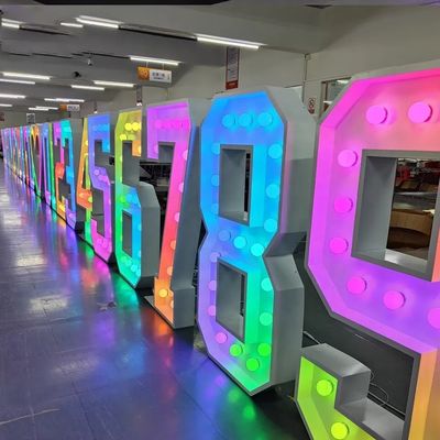 Fuente de alimentación de corriente continua Espejos de neón LED iluminados para publicidad digital al aire libre