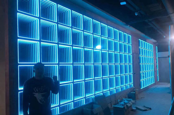 Luces publicitarias Holograma 3D Fan con espejo infinito LED letras y canal inalámbrico