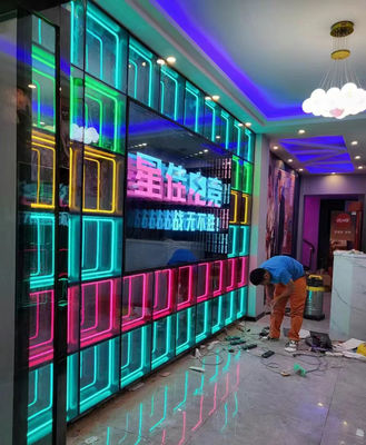 La combinación perfecta de luces Neno y ventilador de hologramas