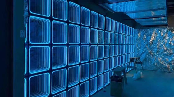 Lleve sus letras de marca al siguiente nivel con nuestro ventilador LED de espejo de abismo de holograma 3D