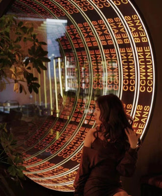 Holograma de espejo de abismo 3D Infinity Light Box Tabla de señalización con personalización de tiras LED