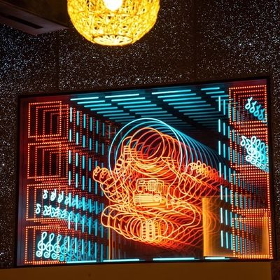 Placa de espejo acrílico RGB personalizada letras de palabras de luz de neón para signos electrónicos de espejo ilimitados