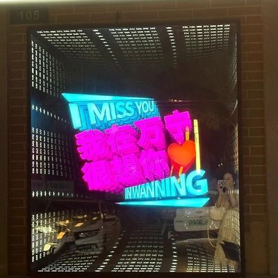 Diseño de arte moderno Espejo LED de acero inoxidable con personalización ilimitada de brillo RGB