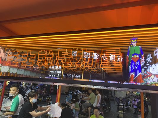 Diseño de arte moderno Espejo LED de acero inoxidable con personalización ilimitada de brillo RGB